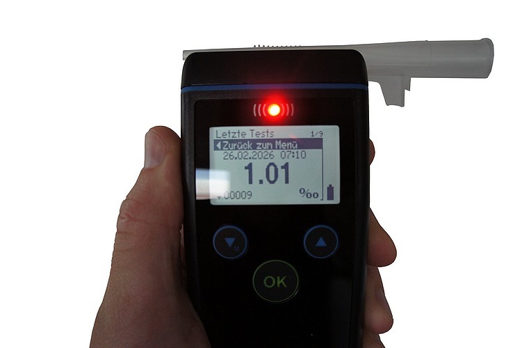 Dräger Alcotest 6820 med. Quick and accurate breath alcohol analysis