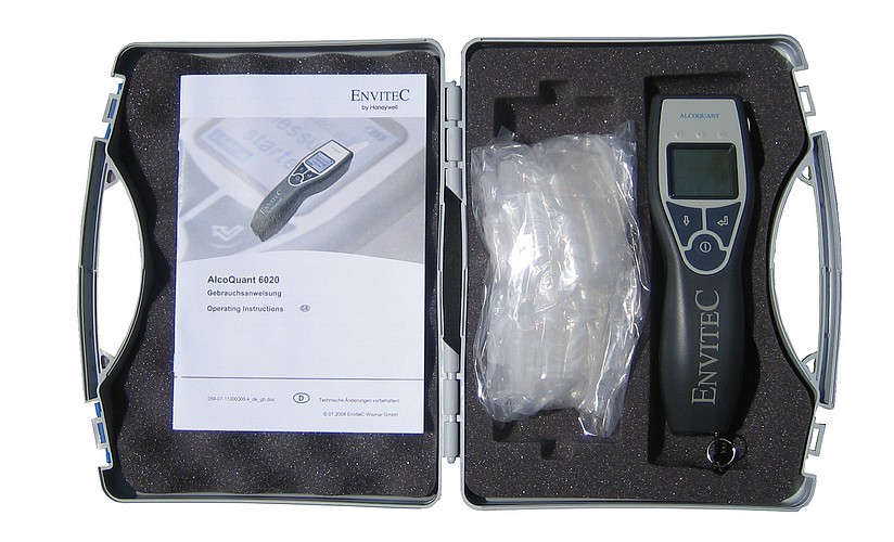 NOVATEK Elektronischer Alkoholtester, Portabler Alkoholtest präzise  zugelassen, Alkoholtester LCD, Alkoholtester für Fahrsicherheit, Auto/ Alkohol