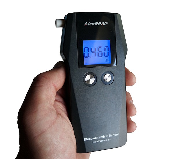 Alkoholtester AT575 / AlcoReal nach EN 16280 inkl. 50 Mundstücken